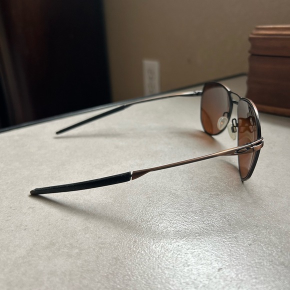 Oakley Prizm P Brown Aviator Sunglasses - Picture 2 of 9